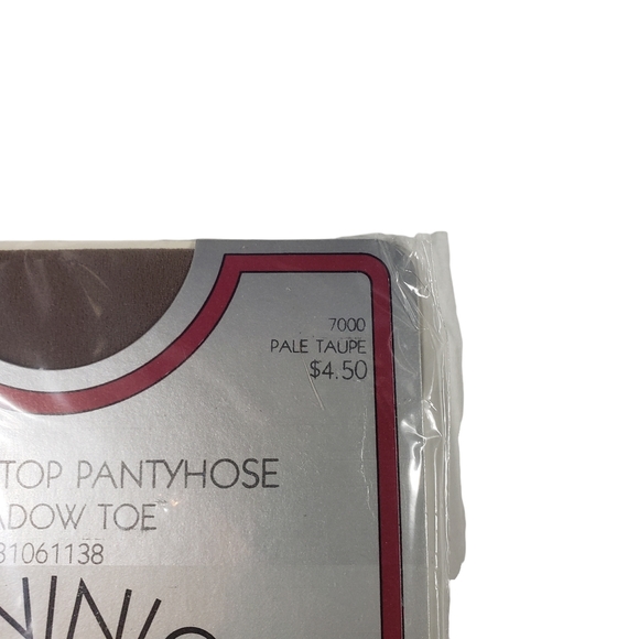 LOT OF 3 Vtg NEW Magninique Pale Taupe Pantyhose Sz C Control Top Shadow Toe NOS - Picture 7 of 9